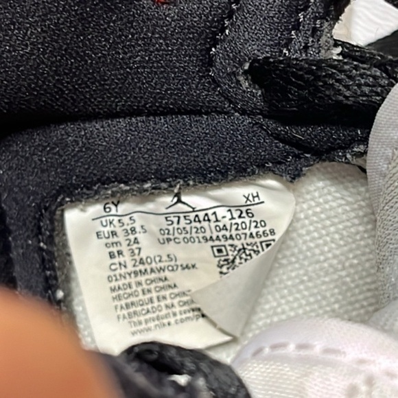 Nike Air Jordan 1 Retro‎ High youth size 6 light smoke gray - Picture 6 of 7